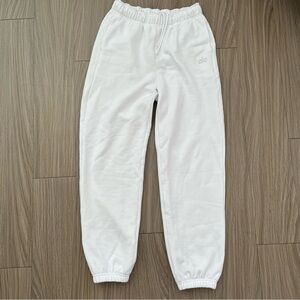 Alo Yoga White Accolade Sweatpant (Size S)